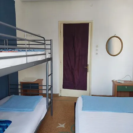 Shared Rooms Lepeniotu Near Acropolis &Monastiraki-3